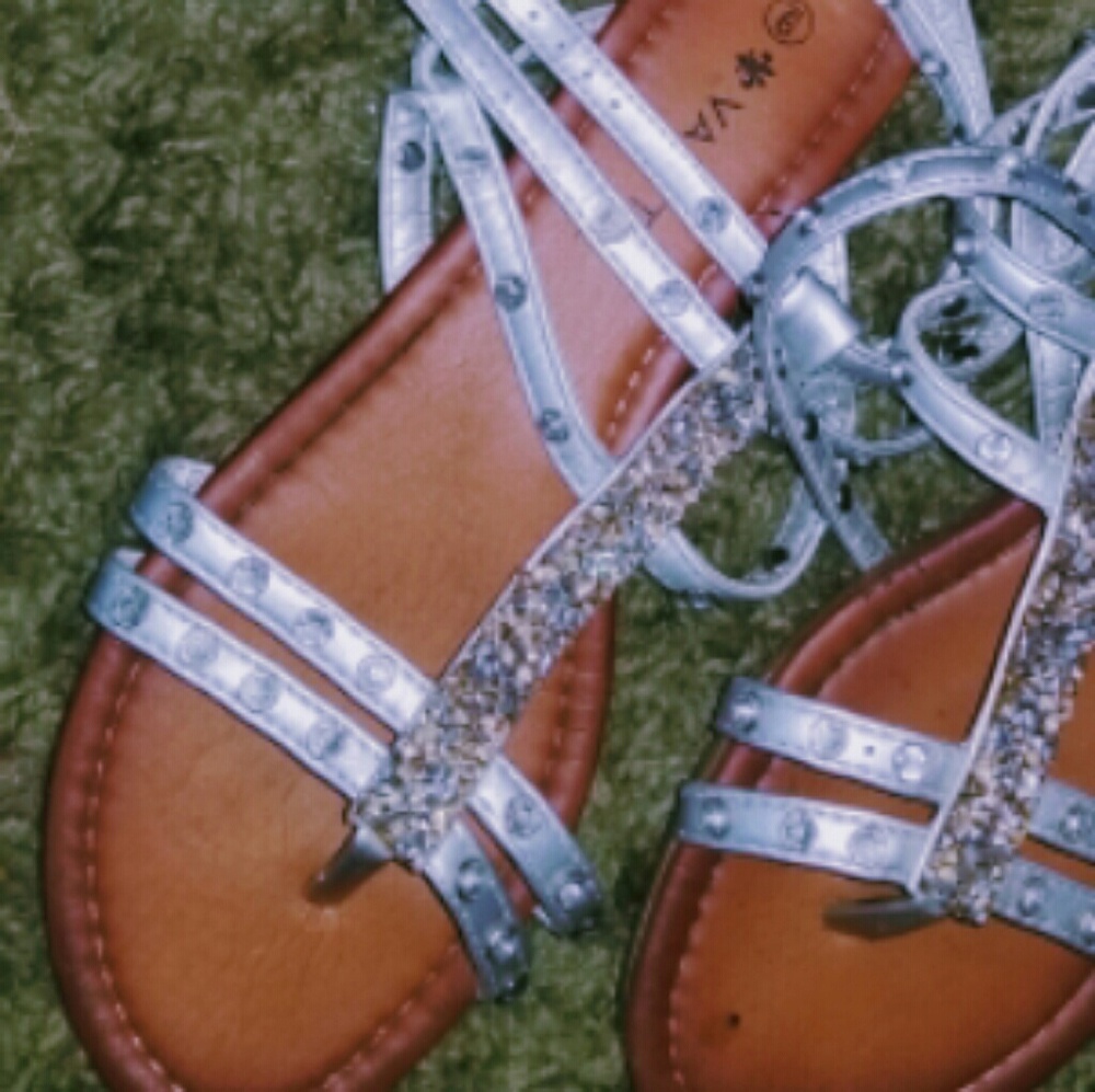 Sandles
